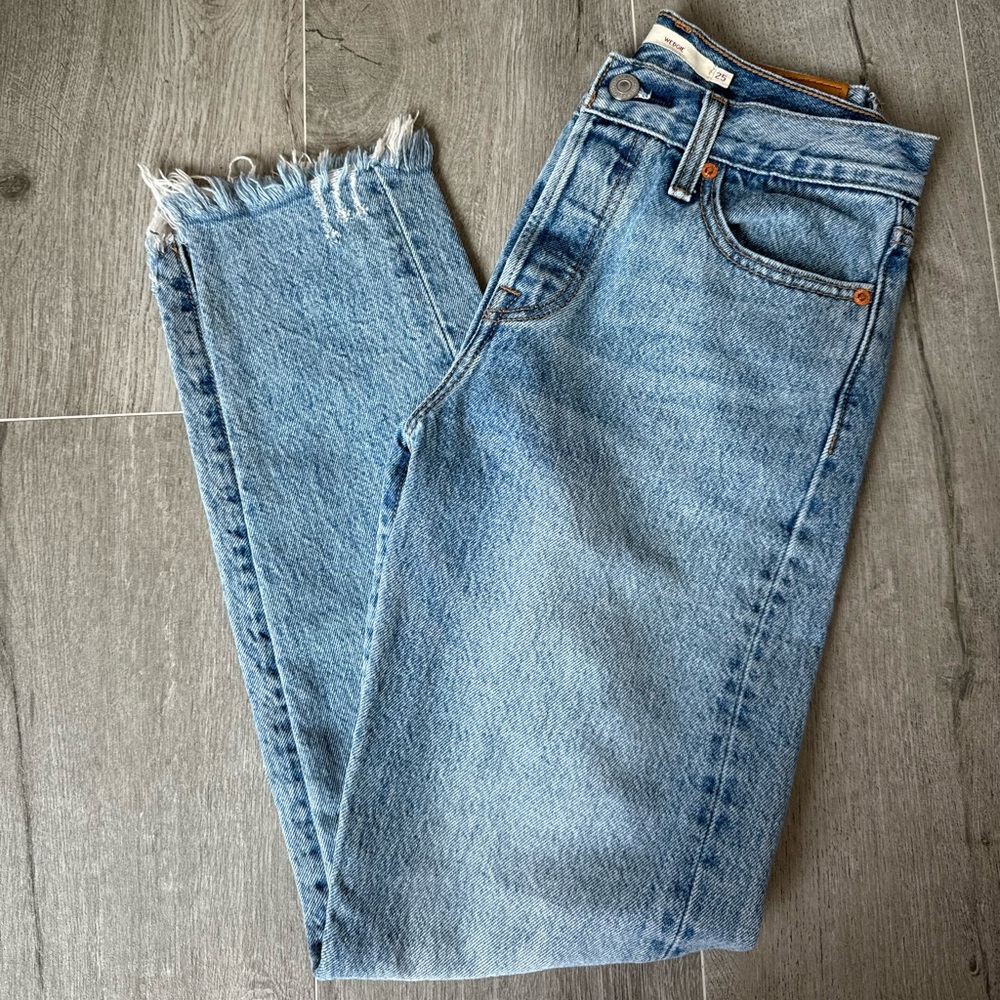 Levi’s Wedgie Jeans